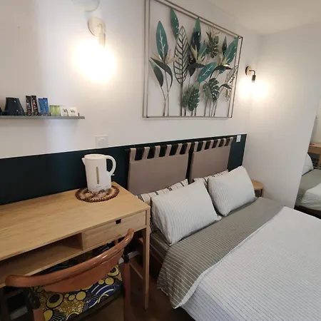 Habitación en casa particular Parentale Indépendante En - *